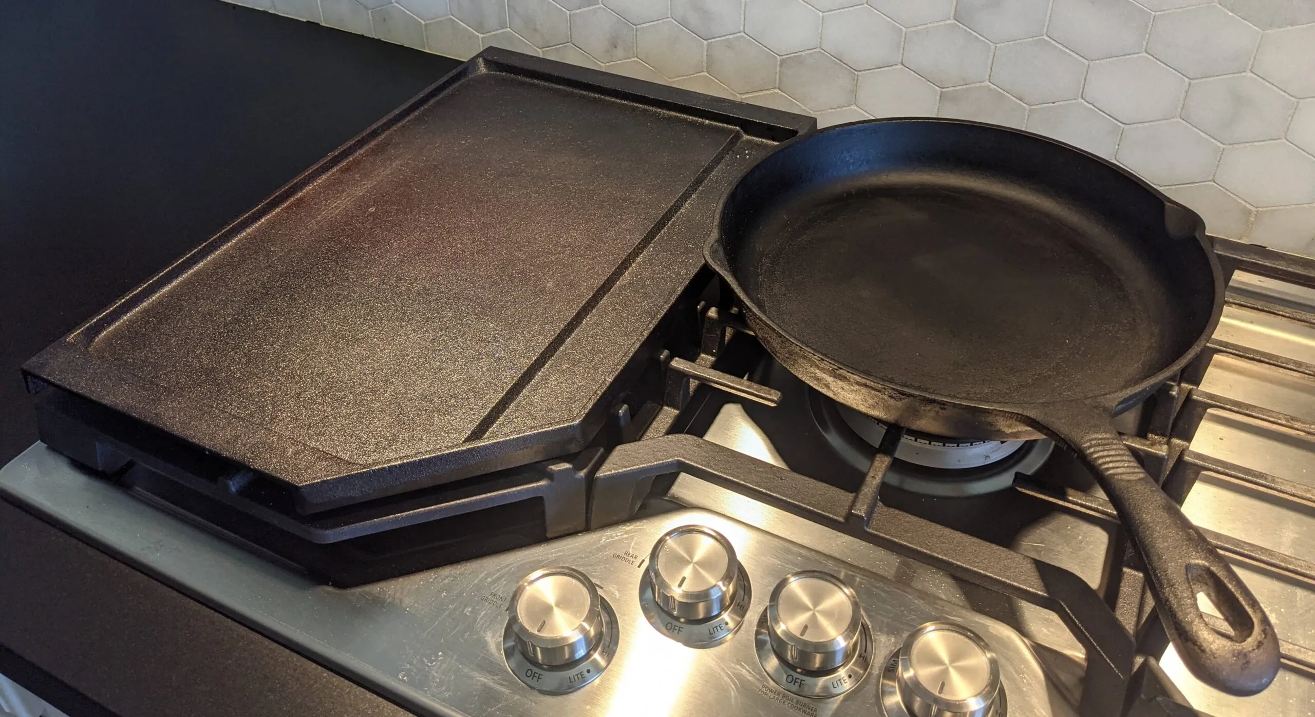 Griddle vs. Skillet