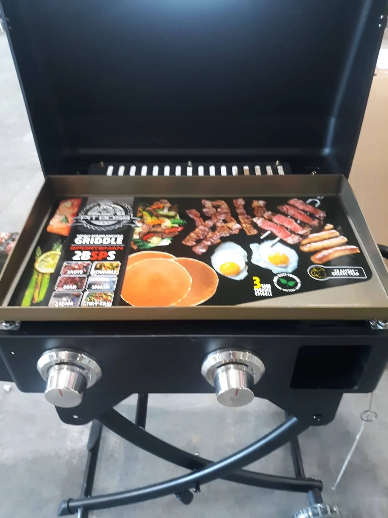 Pit Boss Sportsman 2-burner griddle cooking surface detail