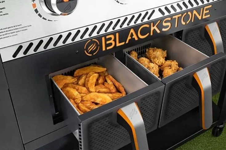 Blackstone 4-Burner 36” Griddle With Air Fryer And Hood